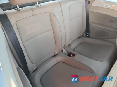 Zdjęcie 10 z 12 samochodu: 2016 VOLKSWAGEN BEETLE S/SE VIN:3VW517AT6GM809513 - miniatura