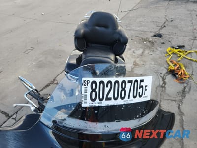 Piąte zdjęcie samochodu w środku: 2019 HARLEY-DAVIDSON FLHTK VIN:1HD1KEF13KB676167 - miniatura
