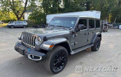 Trzecie zdjęcie samochodu z tyłu: 2022 JEEP WRANGLER UNLIMITED SAHARA 4XE VIN:1C4JJXP66NW153071 - miniatura