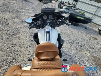 Zdjęcie 6 z 10 samochodu: 2008 HARLEY-DAVIDSON FLHTCUI VIN:1HD1FC4128Y696279 - miniatura