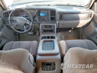 Zdjęcie 8 z 13 samochodu: 2004 CHEVROLET TAHOE C1500 VIN:1GNEC13Z94R193318 - miniatura