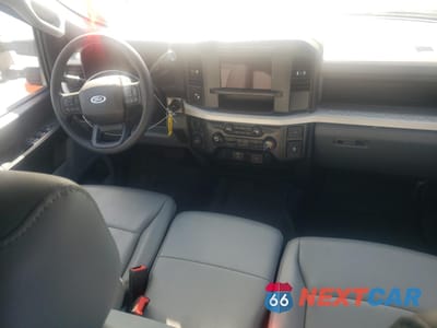 Zdjęcie 8 z 13 samochodu: 2023 FORD F550 SUPER DUTY VIN:1FD0W5HTXPEC31958 - miniatura