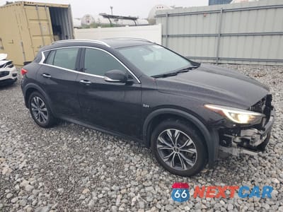 Czwarte zdjęcie samochodu z boku: 2018 INFINITI QX30 BASE VIN:SJKCH5CR7JA047242 - miniatura