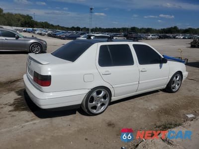 Trzecie zdjęcie samochodu z tyłu: 1996 VOLKSWAGEN JETTA GL VIN:3VWRA81H8TM075020 - miniatura