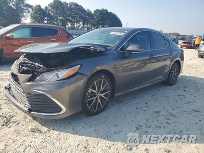 2024 TOYOTA CAMRY XLE 4T1F11AK9RU879044 - główne zdjęcie licytacji z USA - miniatura