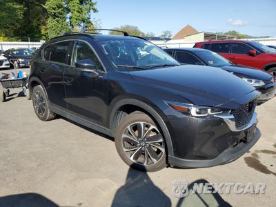Czwarte zdjęcie samochodu z boku: 2022 MAZDA CX-5 PREMIUM PLUS VIN:JM3KFBEM5N0540067 - miniatura