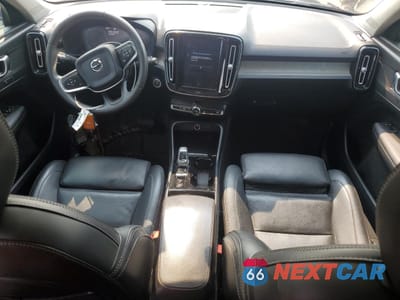 Zdjęcie 8 z 14 samochodu: 2021 VOLVO XC40 T5 INSCRIPTION VIN:YV4162UL4M2415123 - miniatura