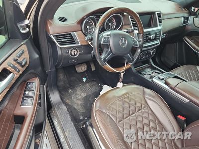 Zdjęcie 8 z 12 samochodu: 2015 MERCEDES-BENZ GL 550 4MATIC VIN:4JGDF7DE8FA572110 - miniatura