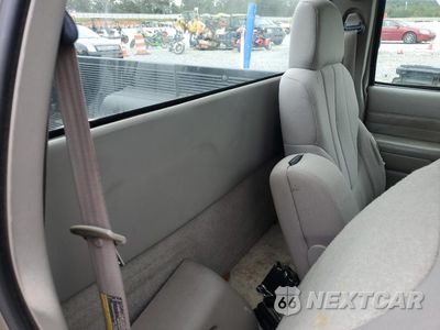 Zdjęcie 10 z 15 samochodu: 2003 GMC SONOMA VIN:1GTCS14X538125196 - miniatura