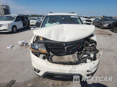 Piąte zdjęcie samochodu w środku: 2019 DODGE JOURNEY SE VIN:3C4PDCBB1KT867299 - miniatura