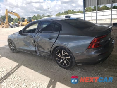 Drugie zdjęcie samochodu z przodu: 2019 VOLVO S60 T5 MOMENTUM VIN:7JR102FK1KG014073 - miniatura