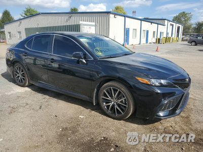 Czwarte zdjęcie samochodu z boku: 2024 TOYOTA CAMRY SE NIGHT SHADE VIN:4T1T11AK8RU868636 - miniatura