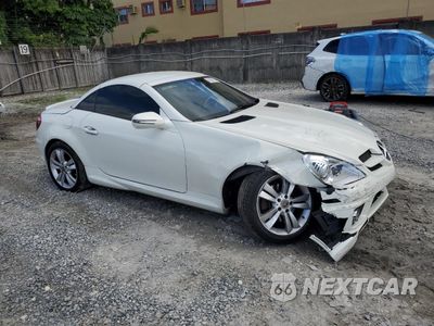 Czwarte zdjęcie samochodu z boku: 2011 MERCEDES-BENZ SLK 300 VIN:WDBWK5EA3BF238653 - miniatura
