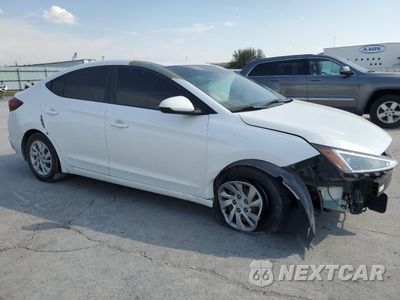 Czwarte zdjęcie samochodu z boku: 2019 HYUNDAI ELANTRA SE VIN:5NPD74LF7KH497719 - miniatura