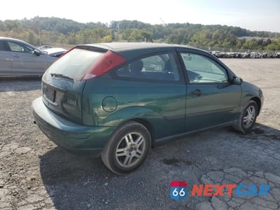 Trzecie zdjęcie samochodu z tyłu: 2000 FORD FOCUS ZX3 VIN:3FAFP3139YR130151 - miniatura