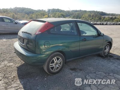 Trzecie zdjęcie samochodu z tyłu: 2000 FORD FOCUS ZX3 VIN:3FAFP3139YR130151 - miniatura