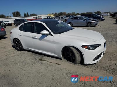 Czwarte zdjęcie samochodu z boku: 2017 ALFA ROMEO GIULIA TI VIN:ZARFAECN0H7560394 - miniatura