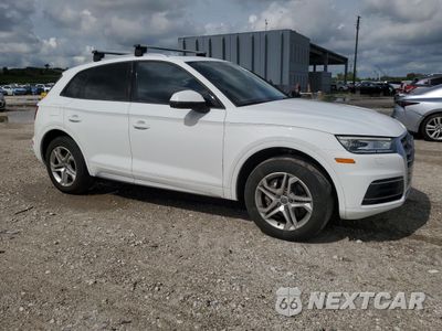 Czwarte zdjęcie samochodu z boku: 2018 AUDI Q5 PREMIUM VIN:WA1ANAFY4J2170130 - miniatura