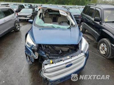 Piąte zdjęcie samochodu w środku: 2018 FORD ESCAPE SE VIN:1FMCU0GD4JUC38384 - miniatura