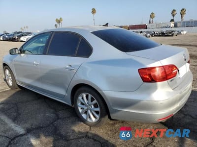 Drugie zdjęcie samochodu z przodu: 2011 VOLKSWAGEN JETTA SE VIN:3VWDZ7AJ2BM349455 - miniatura