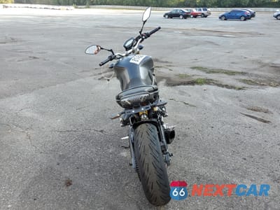Czwarte zdjęcie samochodu z boku: 2015 YAMAHA FZ09 C VIN:JYARN33Y4FA001596 - miniatura