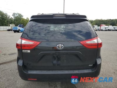 Zdjęcie 6 z 13 samochodu: 2018 TOYOTA SIENNA XLE VIN:5TDYZ3DC4JS955588 - miniatura