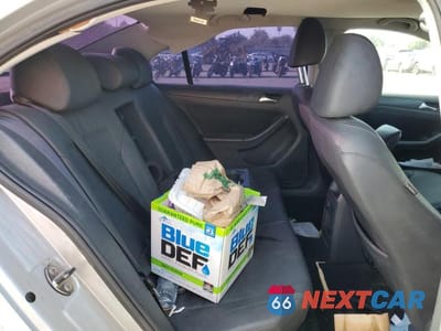 Zdjęcie 10 z 12 samochodu: 2011 VOLKSWAGEN JETTA SE VIN:3VWDZ7AJ2BM349455 - miniatura