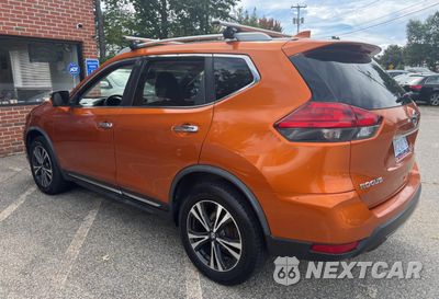 Trzecie zdjęcie samochodu z tyłu: 2017 NISSAN ROGUE S VIN:JN8AT2MV0HW278276 - miniatura