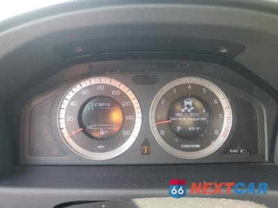 Zdjęcie 8 z 10 samochodu: 2010 VOLVO XC70 T6 VIN:YV4992BZ8A1080225 - miniatura