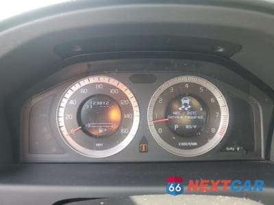 Zdjęcie 8 z 10 samochodu: 2010 VOLVO XC70 T6 VIN:YV4992BZ8A1080225 - miniatura