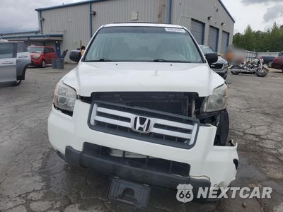 Piąte zdjęcie samochodu w środku: 2007 HONDA PILOT LX VIN:5FNYF28107B004152 - miniatura
