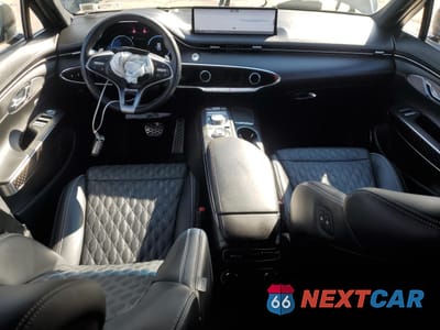 Zdjęcie 8 z 14 samochodu: 2023 GENESIS GV70 BASE VIN:KMUMCDTC8PU109697 - miniatura
