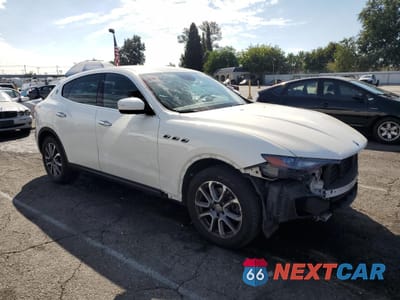Czwarte zdjęcie samochodu z boku: 2018 MASERATI LEVANTE VIN:ZN661XUA7JX283426 - miniatura