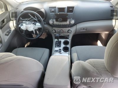 Zdjęcie 8 z 16 samochodu: 2012 TOYOTA HIGHLANDER BASE VIN:5TDBK3EH9CS116415 - miniatura