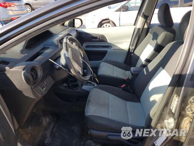 Zdjęcie 7 z 12 samochodu: 2013 TOYOTA PRIUS C VIN:JTDKDTB34D1045500 - miniatura