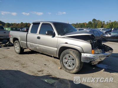 Czwarte zdjęcie samochodu z boku: 2006 CHEVROLET SILVERADO K1500 VIN:2GCEK19B761107621 - miniatura