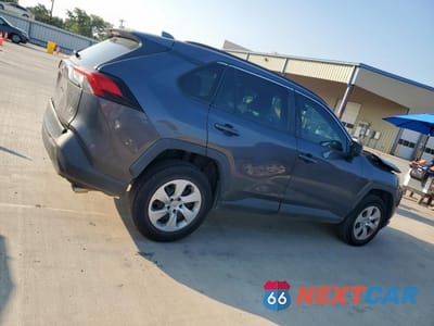 Trzecie zdjęcie samochodu z tyłu: 2019 TOYOTA RAV4 LE VIN:2T3H1RFV4KW042533 - miniatura