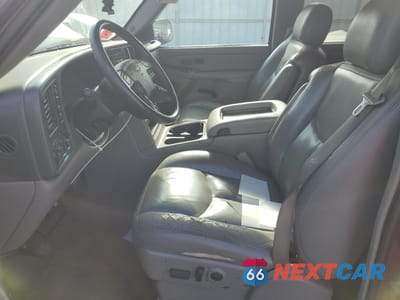 Zdjęcie 7 z 13 samochodu: 2005 CHEVROLET SUBURBAN K1500 VIN:3GNFK16Z15G243018 - miniatura