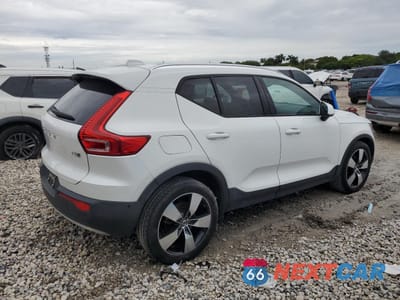 Trzecie zdjęcie samochodu z tyłu: 2019 VOLVO XC40 T5 MOMENTUM VIN:YV4162UK1K2101434 - miniatura