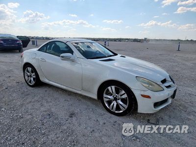 Czwarte zdjęcie samochodu z boku: 2009 MERCEDES-BENZ SLK 350 VIN:WDBWK58F19F190636 - miniatura