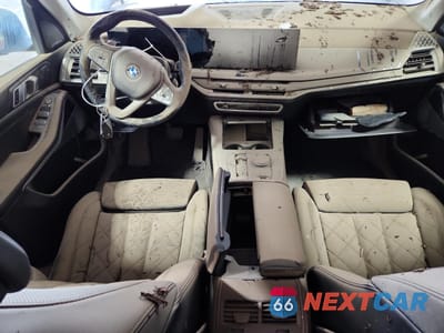 Zdjęcie 8 z 14 samochodu: 2024 BMW X7 XDRIVE40I VIN:5UX23EM01R9U59925 - miniatura