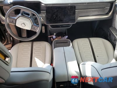 Zdjęcie 8 z 15 samochodu: 2024 RIVIAN R1S ADVENTURE VIN:7PDSGABA4RN030272 - miniatura