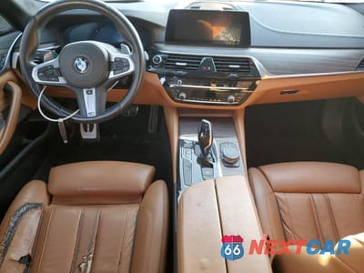 Zdjęcie 8 z 12 samochodu: 2019 BMW M550XI VIN:WBAJB9C51KB464929 - miniatura