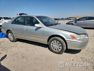 Czwarte zdjęcie samochodu z boku: 2000 TOYOTA CAMRY CE VIN:JT2BG22K4Y0530085 - miniatura