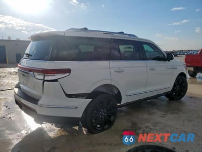 Trzecie zdjęcie samochodu z tyłu: 2024 LINCOLN NAVIGATOR RESERVE VIN:5LMJJ2LGXREL24295 - miniatura