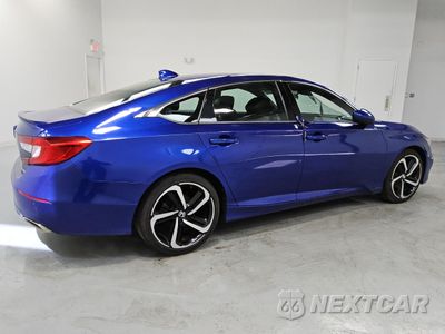 Trzecie zdjęcie samochodu z tyłu: 2019 HONDA ACCORD SPORT VIN:1HGCV1F31KA075584 - miniatura