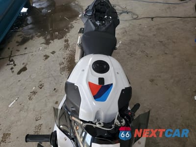 Piąte zdjęcie samochodu w środku: 2025 BMW S 1000 RR VIN:WB10P2302S6L04172 - miniatura