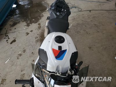 Piąte zdjęcie samochodu w środku: 2025 BMW S 1000 RR VIN:WB10P2302S6L04172 - miniatura