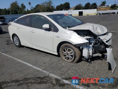 Czwarte zdjęcie samochodu z boku: 2017 TOYOTA PRIUS VIN:JTDKBRFU9H3054215 - miniatura