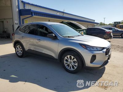 Czwarte zdjęcie samochodu z boku: 2023 FORD ESCAPE ACTIVE VIN:1FMCU0GN4PUA45248 - miniatura